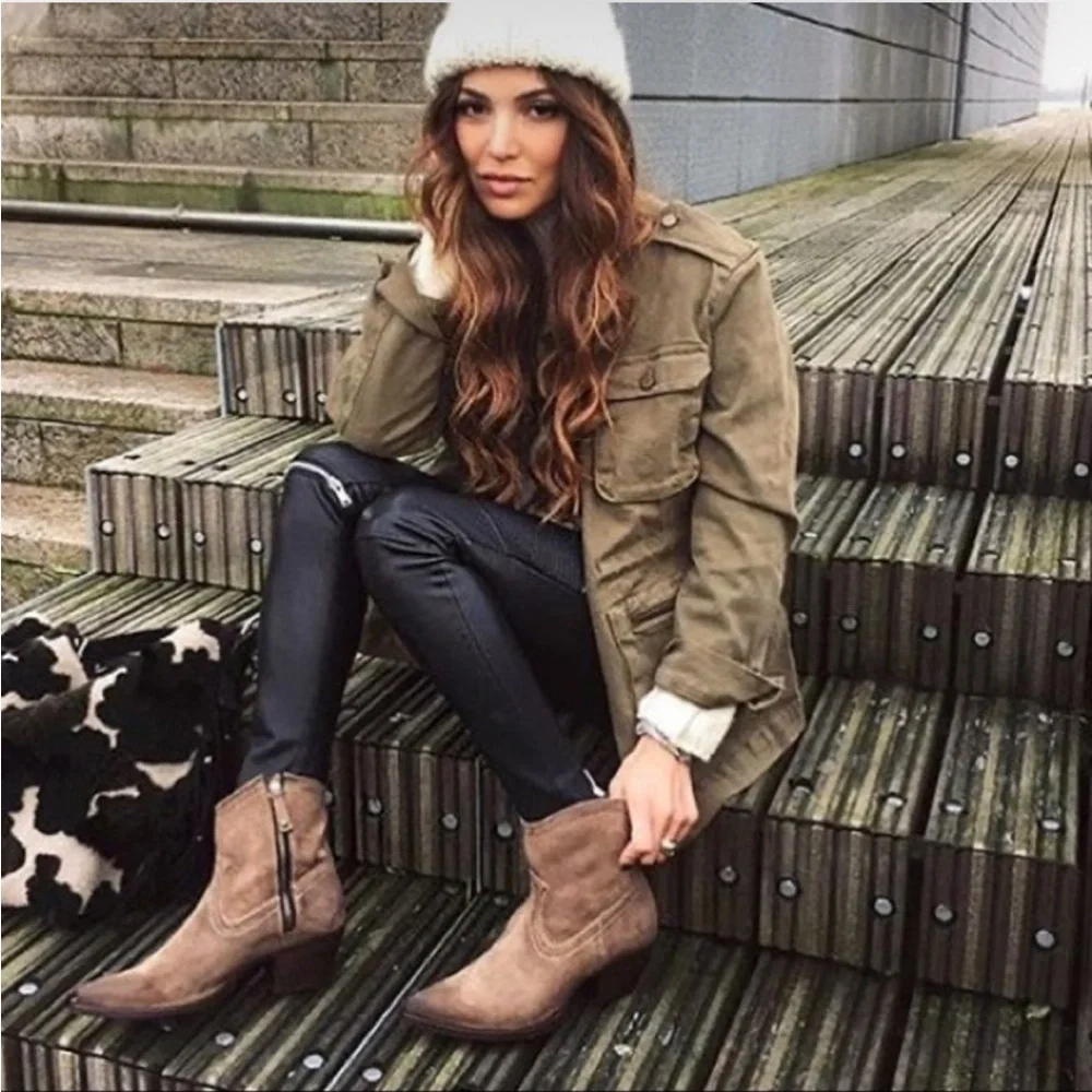 Frye Sacha Short Gray Suede Cowboy Cowgirl 
Ankle Bootie Western Womens size 7.5 - Picture 2 of 14